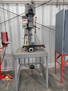 lot 41508 image: Powermatic&nbspCat No. M3602&nbspMill Drill W Table