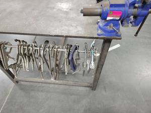 lot 43077 image: Assorted Sizes and Styles Of Clamps