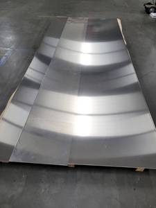 lot 47513 image: Lot of 2 Pieces of 12ft Aluminum
