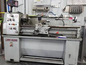 lot 39004 image: MSC Model 951735 Metal Lathe