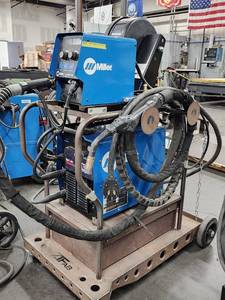 lot 39010 image: Miller Model Extreme 360 CCCV Intrerverter Welder W Cart and Wire Feeder