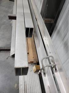 lot 43023 image: Lot Of Assorted Size Aluminum
