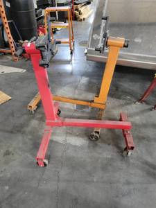 lot 41528 image: Lot Of 2 Engine Stands