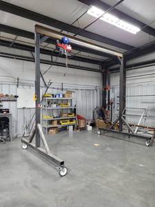 lot 8500 image: Engine Hoist On Steel Frame W Casters