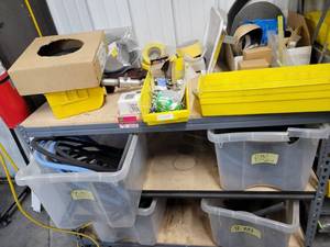 lot 43107 image: Contents Of Shelf Including Hoses And More