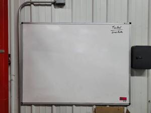 lot 47578 image: Whiteboard