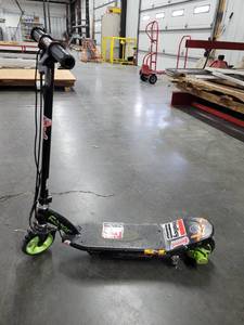 lot 47579 image: Small Electric Scooter - Razor Power Core 90