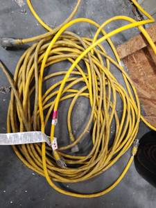 lot 39254 image: Lot of 2 Extension Cords