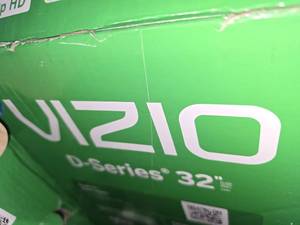 lot 50000 image: 32in Vizio D Series