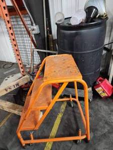 lot 41525 image: 3 Step Metal Ladder W An Assortment of Other Items
