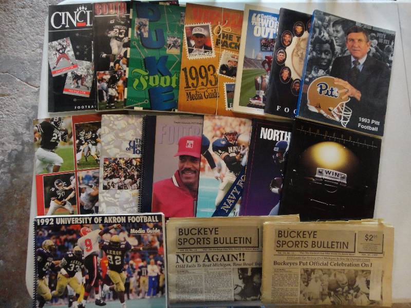 lot 1040 image: 1992 and 1993 College Football Media Guides (Duke, Virginia, more....)
