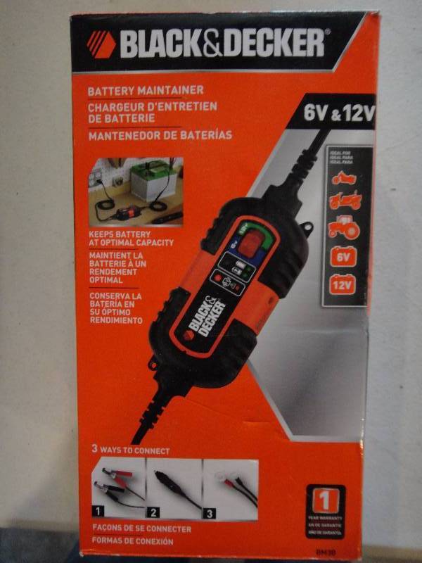 lot 1042 image: Black and Decker Battery Maintainer
