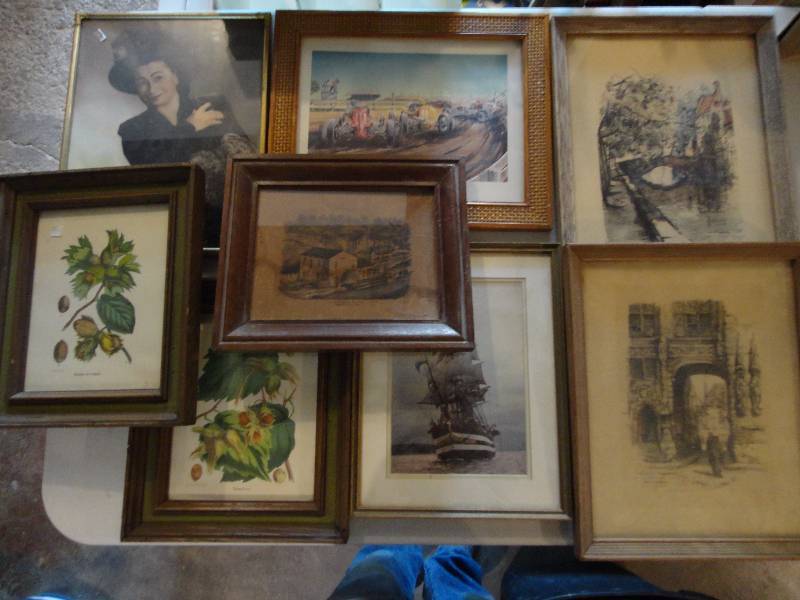 lot 1045 image: Lot of Miscellaneous VINTAGE Artwork