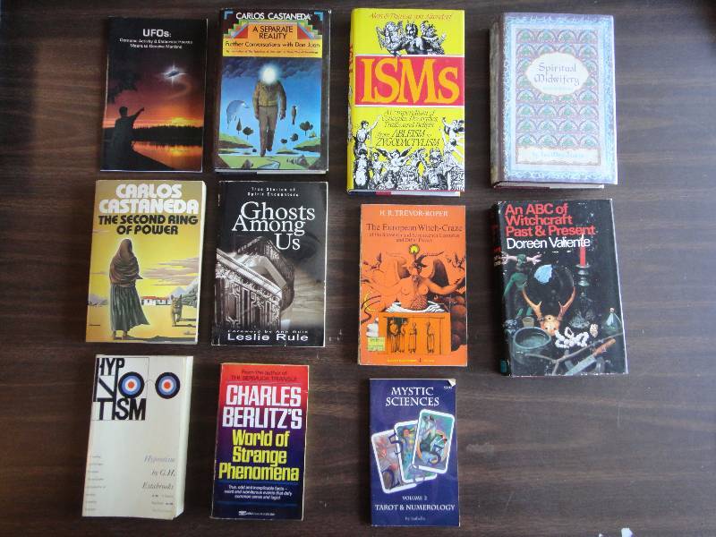 lot 2187 image: Paranormal, Witchcraft, Hypnotism AND MORE Book Lot