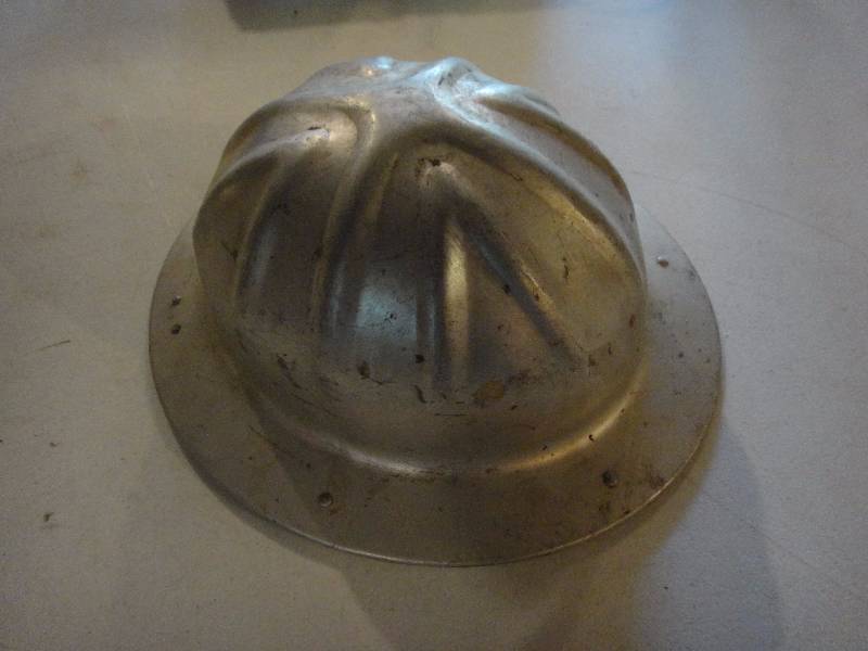lot 1027 image: Antique B.F. McDonald Metal Safari Hat