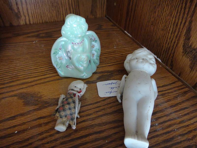 lot 1153 image: Fenton Angel (Hand Painted and SIgned) and Kewpie Doll Lot