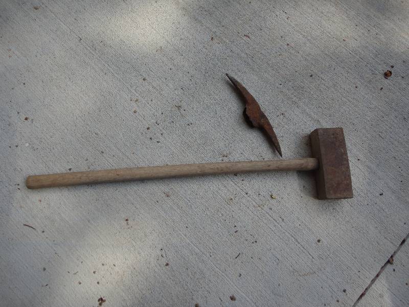 lot 1174 image: Antique Sledge Hammer and Pick