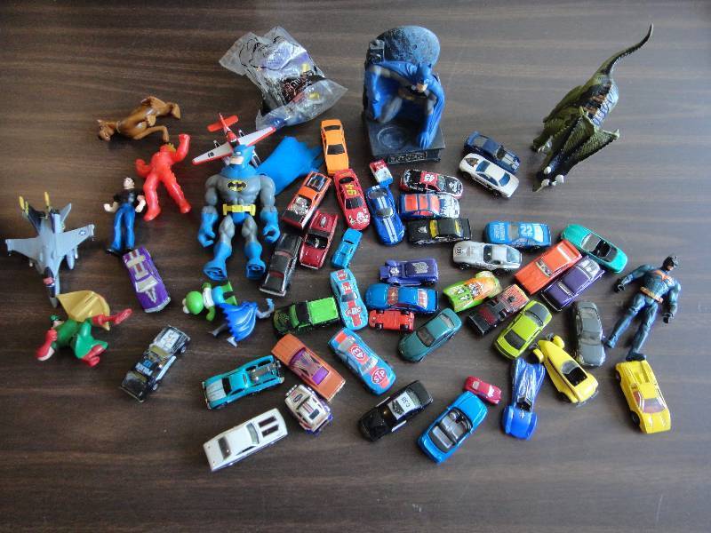 lot 1624 image: Vintage Toy Lot Batman, Jurassic Park, Diecast Cars, STP 43 Car, Dusty Crophopper, Scooby Doo, MORE