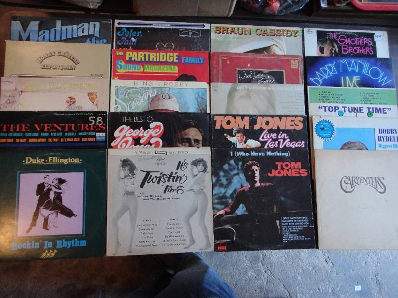 lot 1882 image: Vintage Record Album Lot Tom Jones, Carpenters, Peter Paul and Mary, MORE