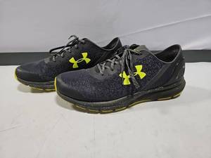 lot 14179 image: Under Armour Mens Charger Shoe. 10 12