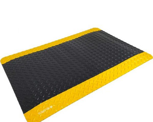lot 50 image: Diamond plated anti fatigue mat