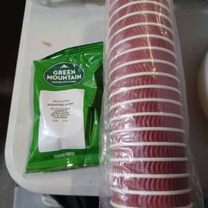 lot 114 image: pkg of 20 ribbed insulated coffee cups with bag of green mountain coffee