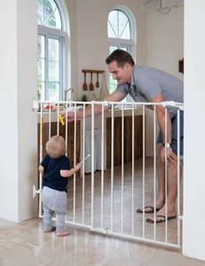 lot 61631 image: Babelio 34 Extra Tall BabyDog Gate with No Threshold Design Walk Thru Door, 26-43 Auto Close Safety Gate for Babies, Elders and Pets, Fits Doorways, Stairs, and Entryways, White