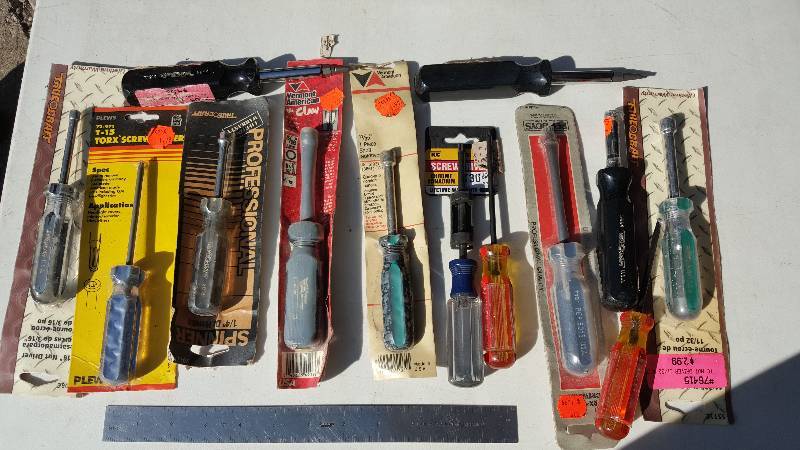 lot 488 image: 13 Misc Screwdrivers, Torx and Nut Drivers