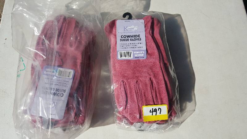 lot 497 image: 12 Pair of Cowhide Suede Gloves Size Medium