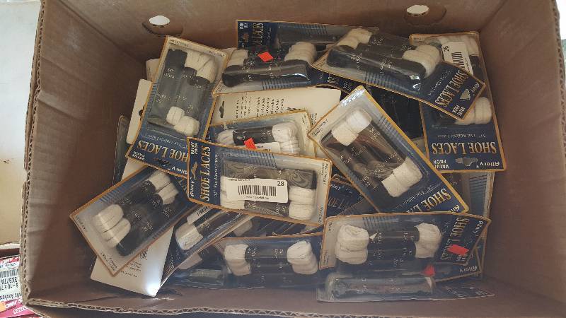 lot 506 image: Large lot of Shoe Laces Approx 35 Packages