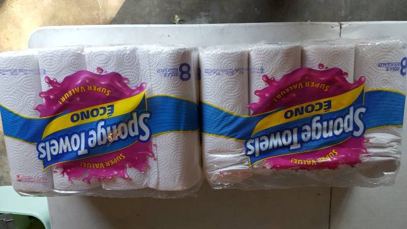 lot 545 image: 16 Rolls of Paper Towels
