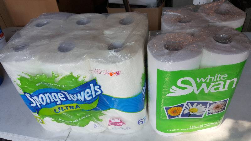 lot 549 image: 10 Rolls of Paper Towels