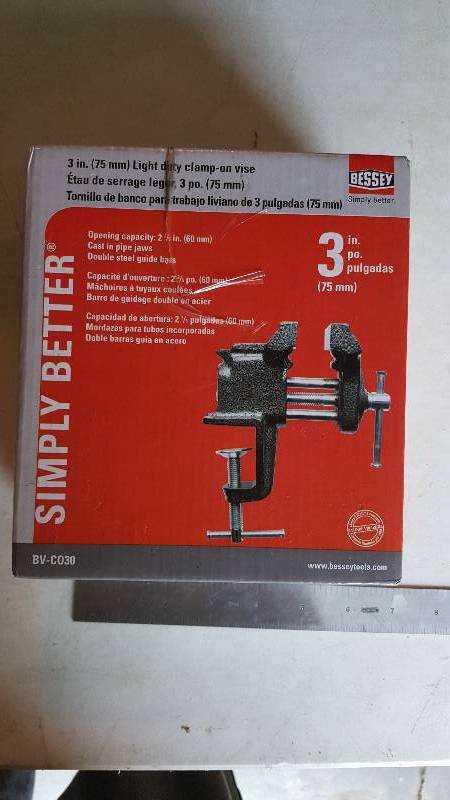 lot 576 image: 3 Vise New in Box
