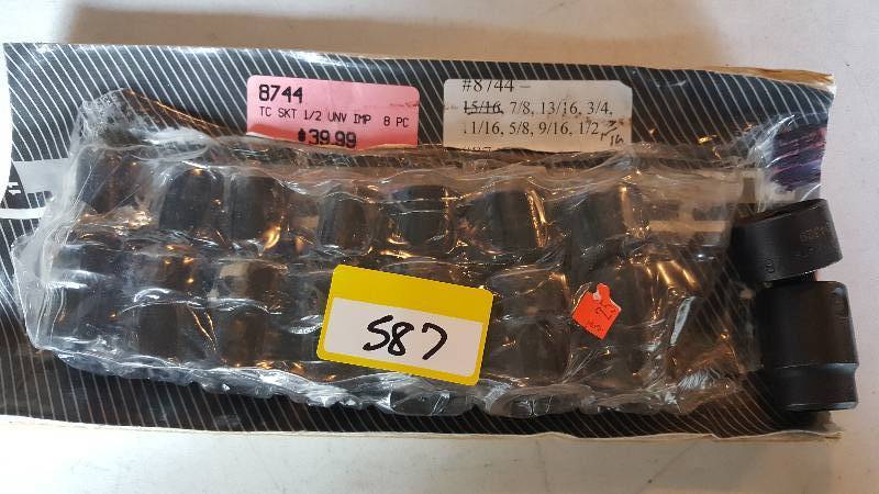 lot 587 image: 12 Drive Universal Swivel Impact Sockets 8pc