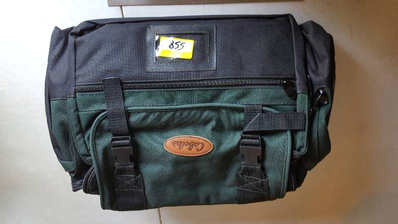 lot 559 image: Cabelas Green Equipment Bag