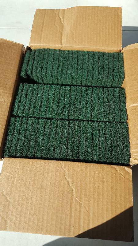 lot 481 image: Case of 60 Medium Grade Scouring Pad 3 12 x 5