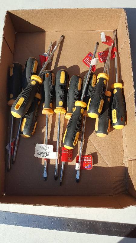 lot 463 image: 12 New Ultra Steel 14 x 6 Standard Screwdrivers with Magnetic Tip
