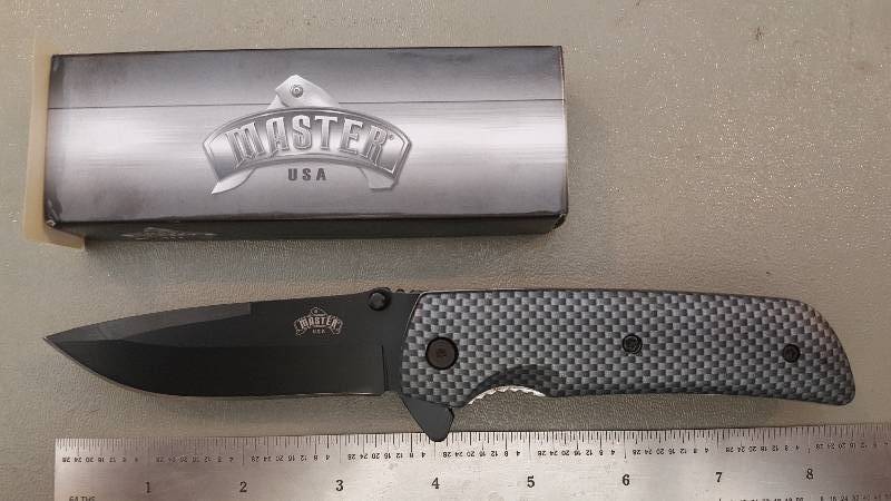 lot 443 image: Spring Assist Knife with Belt Clip