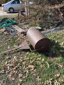 lot 1013 image: Lawn leveler