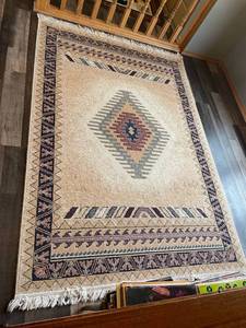 lot 2003 image: Southwestern style rug