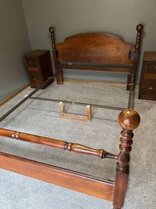 lot 2012 image: Queen size headboard and footboard with rails