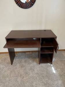 lot 2019 image: Computer desk 30 x 42 x 20