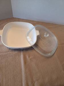 lot 2110 image: Corningware 10 inch covered casserole.