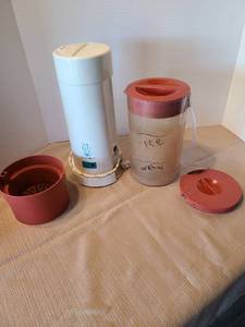 lot 2115 image: The Iced Tea Pot by Mr. Coffee