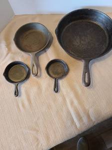 lot 2138 image: Cast iron pans