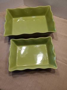 lot 2151 image: Green serving dishes with handles, dishwasher and microwave safe
