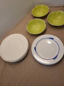 lot 2169 image: Homer Laughlin plates, two styles and green melamine bowls