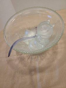 lot 2171 image: Punch bowl, 7 cups, ladle