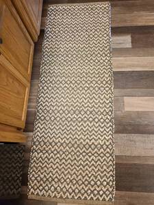 lot 2173 image: Montauk accent rug graynatural 24 x 68 in.