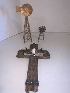 lot 2214 image: Windmills, tallest is 10 inches and a rustic cross, 12 inches